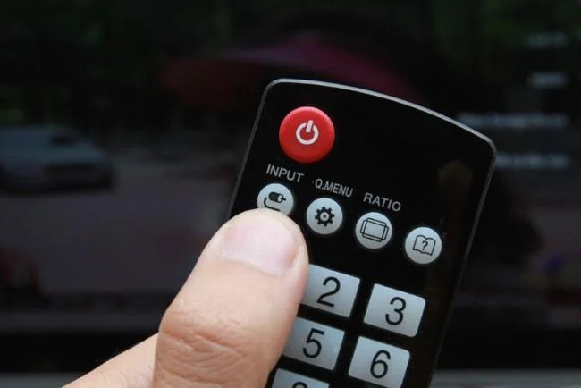 Come collegare l'HUB USB al sistema operativo LG Smart TV WebOS