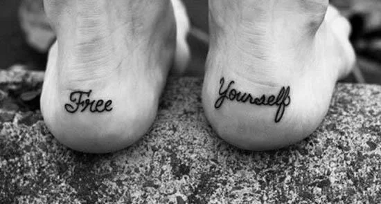 Colección de patrones de tatuajes que expresan soledad.