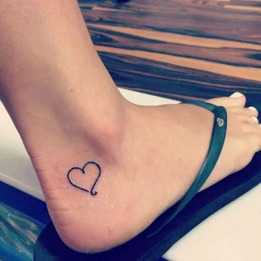 Koleksi tato pergelangan kaki yang super imut