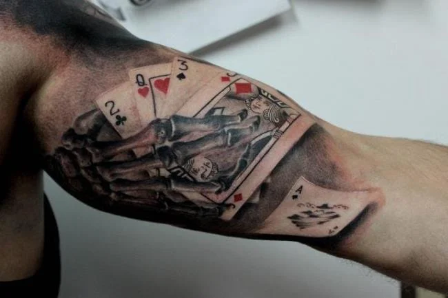 Colección de los mejores diseños de tatuajes: ¿qué dice la baraja de 52 cartas?