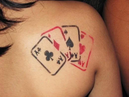 Colección de los mejores diseños de tatuajes: ¿qué dice la baraja de 52 cartas?