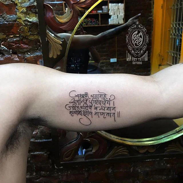 Colección de patrones de tatuajes de amuletos tailandeses que la mayoría de la gente elige tatuar