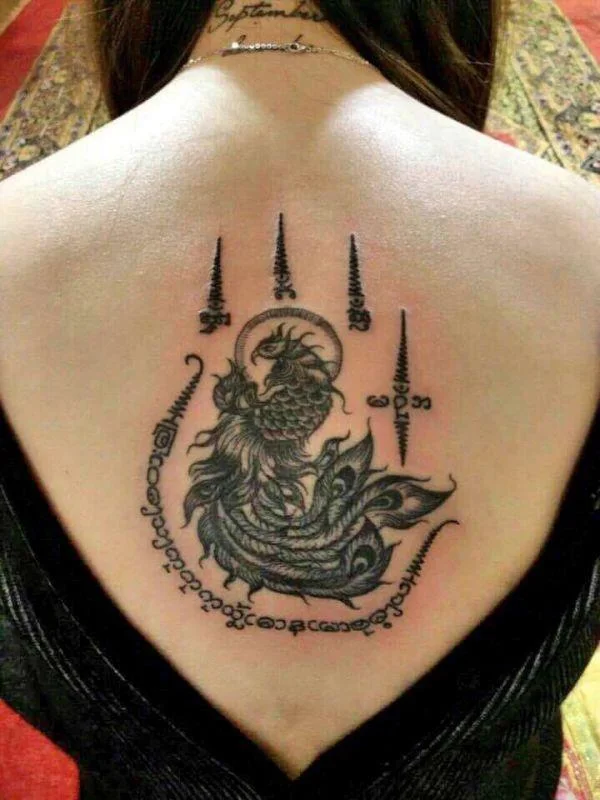 Colección de patrones de tatuajes de amuletos tailandeses que la mayoría de la gente elige tatuar