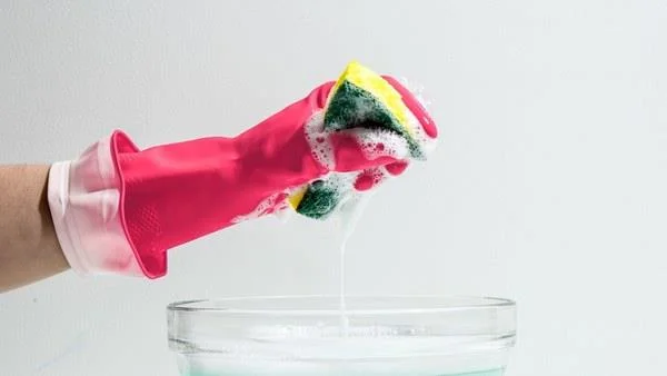 Cara terbaik untuk membuat periuk dan kuali keluli tahan karat berkilat seperti baru