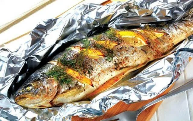 Il segreto per cuocere il pesce con una deliziosa friggitrice senza olio