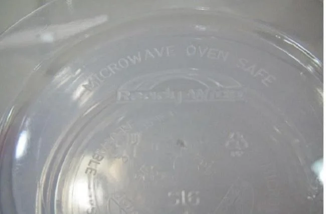 Plastik untuk ketuhar gelombang mikro