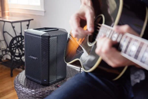 Da dove viene l'altoparlante Bose?  La qualità è buona?