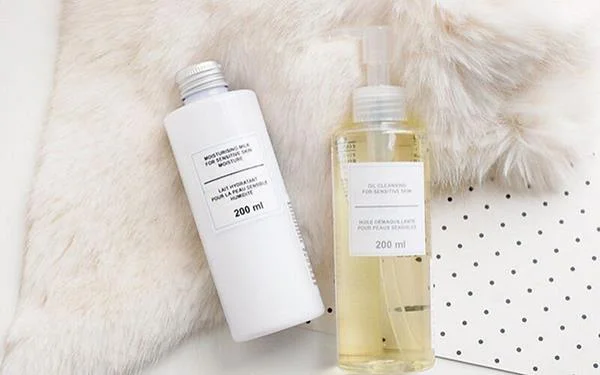 Dicas para remover manchas de batom em roupas são muito simples