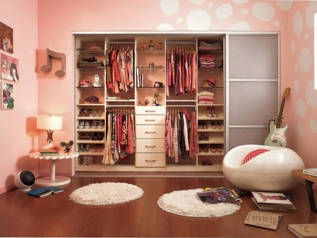 スマートなワードローブ、家族のための美しいデザインの購入方法