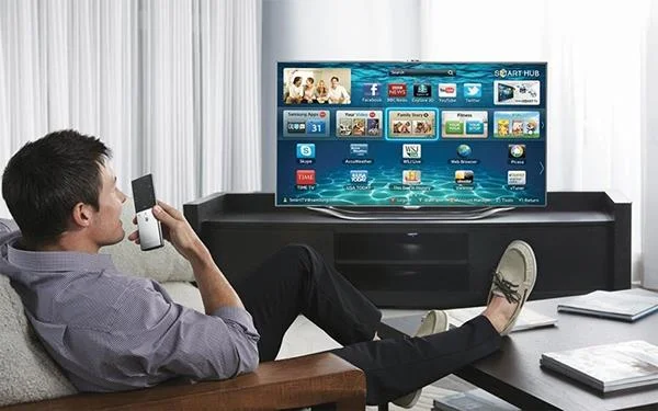 Guida per controllare la TV Samsung con la voce