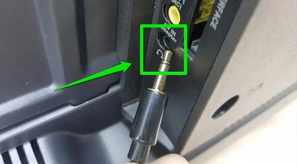 Como emitir som na TV TCL?