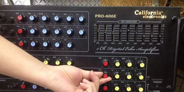 Istruzioni su come regolare l'equalizzatore (EQ) per cantare meglio al karaoke