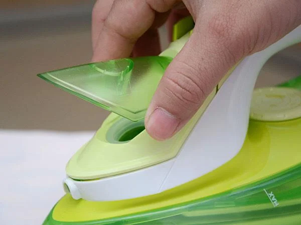 Cose da non dimenticare quando si utilizza un ferro da stiro a vapore