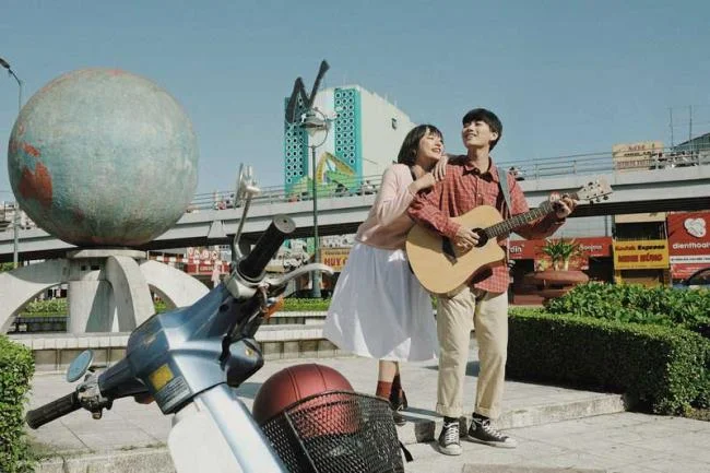 리뷰 영화 Saigon In The Rain : 모든 영화를보고 노래를 외우세요.