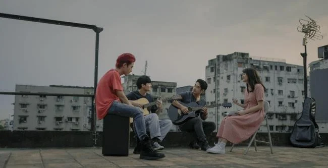 리뷰 영화 Saigon In The Rain : 모든 영화를보고 노래를 외우세요.
