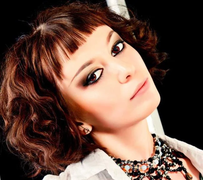 Rambut pendek kerinting: potongan terbaik untuk gaya yang mudah