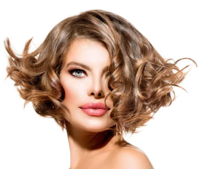 Rambut pendek kerinting: potongan terbaik untuk gaya yang mudah