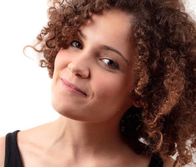 Rambut pendek kerinting: potongan terbaik untuk gaya yang mudah