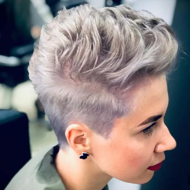 Potongan rambut yang sangat pendek: 150 gambar dan idea