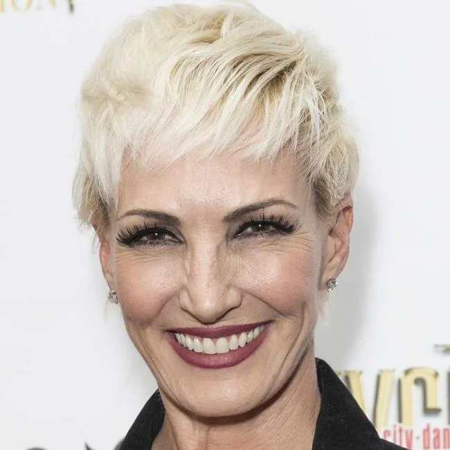 Potongan rambut yang sangat pendek: 150 gambar dan idea