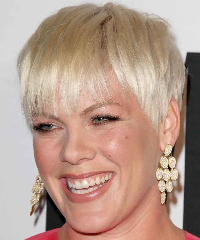 Potongan rambut yang sangat pendek: 150 gambar dan idea