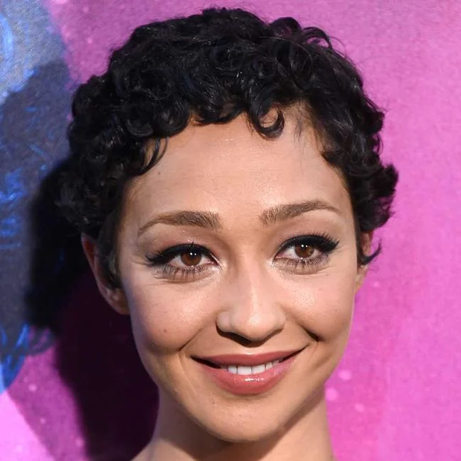 Potongan rambut yang sangat pendek: 150 gambar dan idea