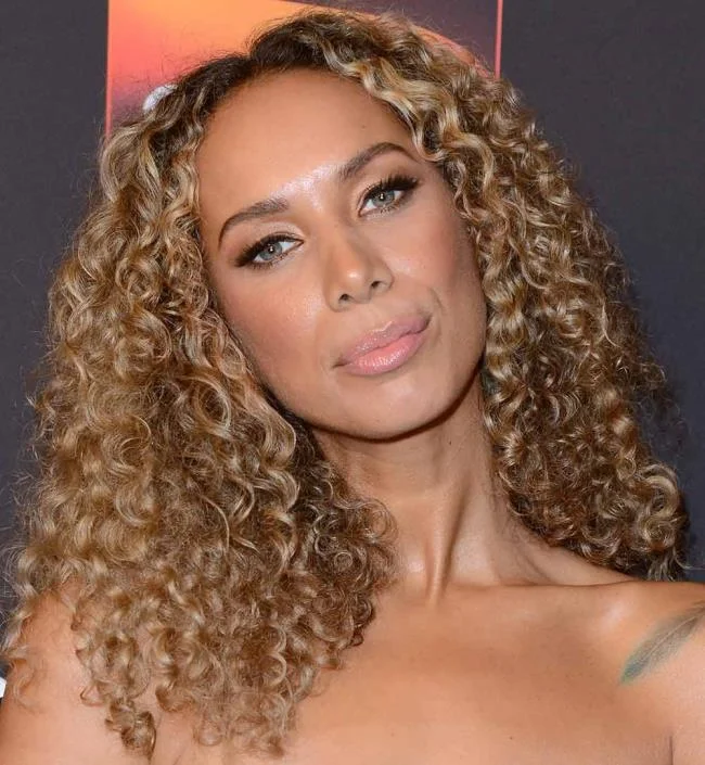 Potongan rambut pendek, sederhana dan panjang 2020: trend dalam 180 gambar