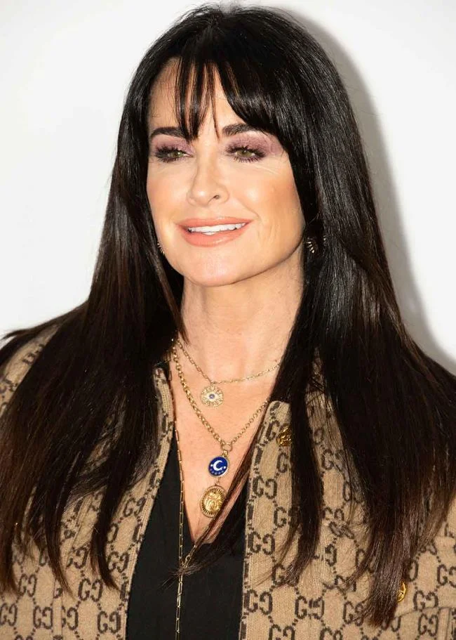 Potongan rambut pendek, sederhana dan panjang 2020: trend dalam 180 gambar