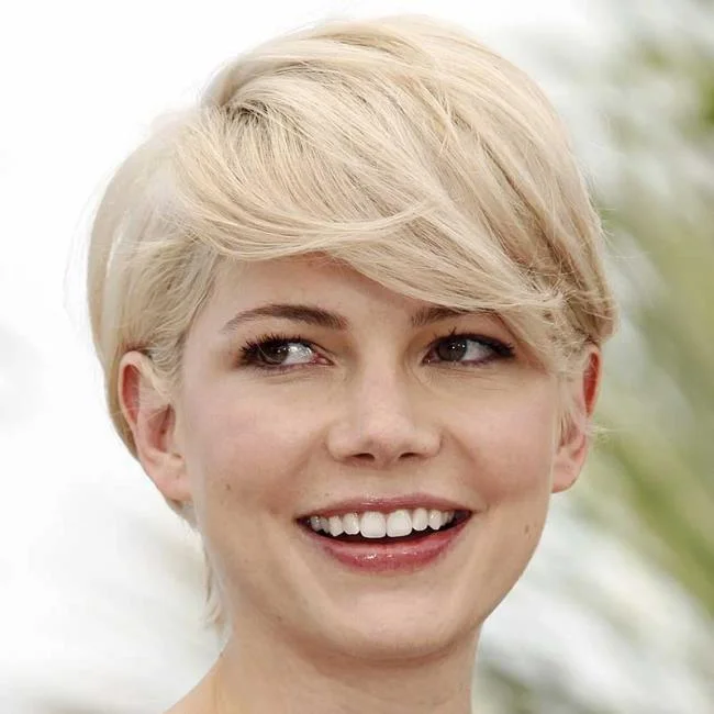 Potongan rambut pendek paling indah yang pernah ada: 100 gambar