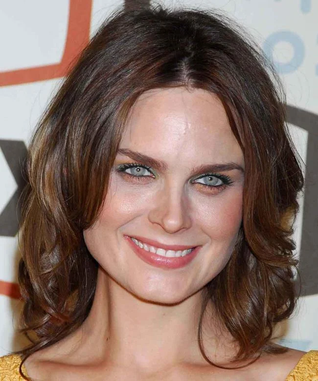 Bergelombang bob: bagaimana melakukannya dan 100 foto untuk memberi inspirasi kepada anda