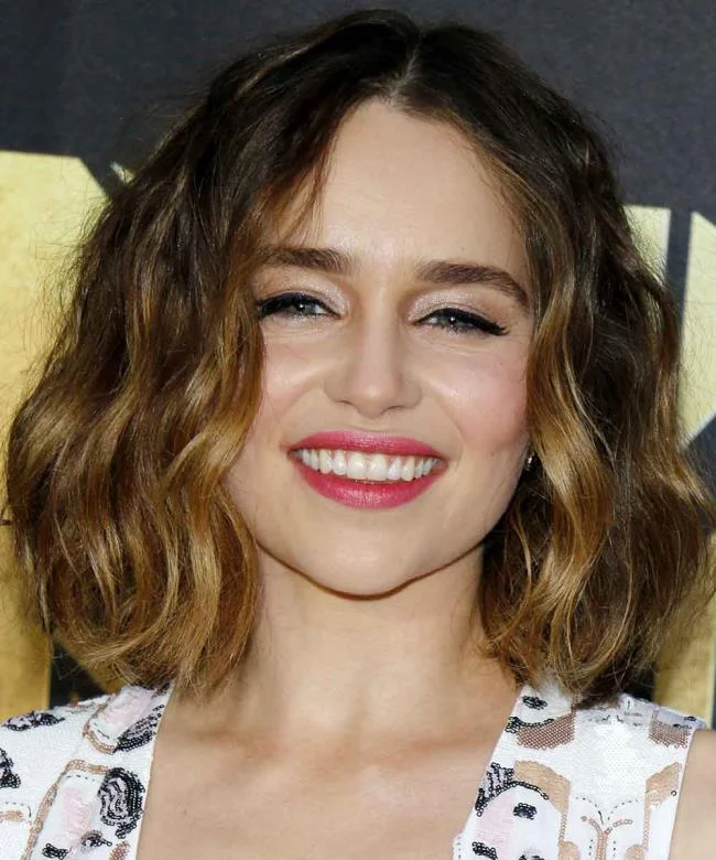 Bergelombang bob: bagaimana melakukannya dan 100 foto untuk memberi inspirasi kepada anda