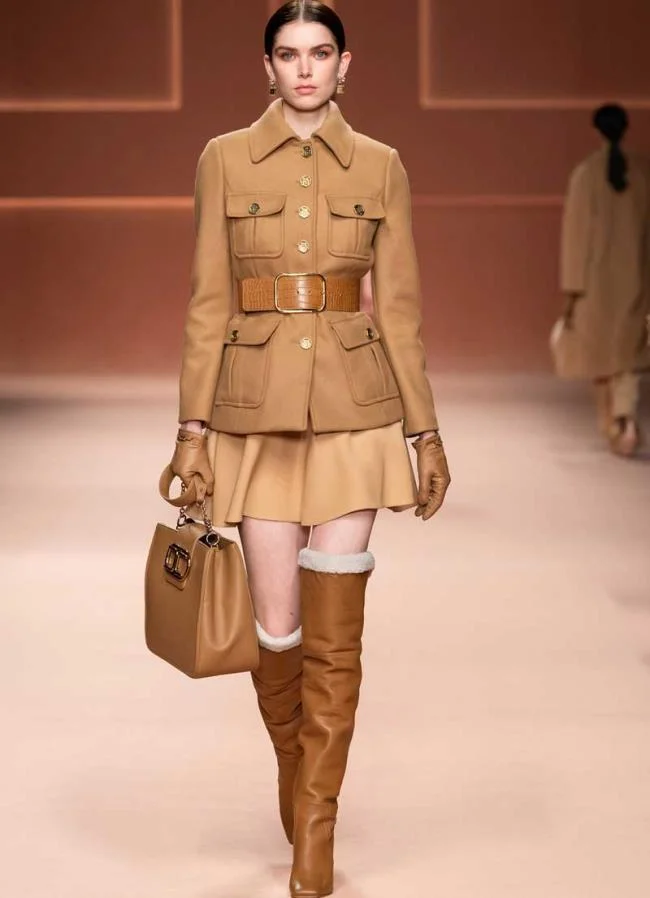 Elisabetta Franchi ฤดูใบไม้ร่วงฤดูหนาว 2020 2021: แคตตาล็อกทั้งหมด