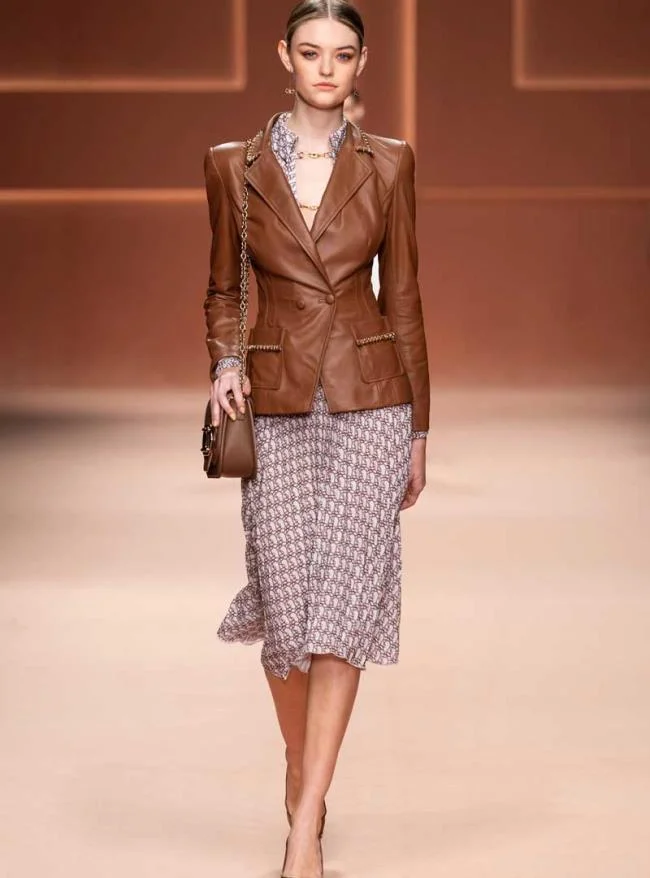 Elisabetta Franchi ฤดูใบไม้ร่วงฤดูหนาว 2020 2021: แคตตาล็อกทั้งหมด