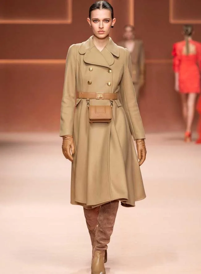 Elisabetta Franchi ฤดูใบไม้ร่วงฤดูหนาว 2020 2021: แคตตาล็อกทั้งหมด