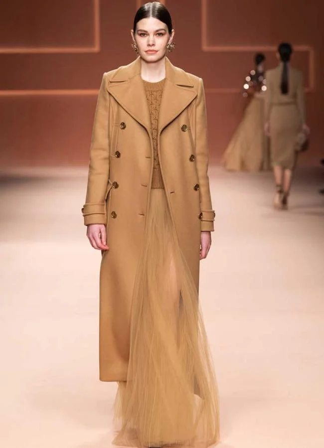 Elisabetta Franchi ฤดูใบไม้ร่วงฤดูหนาว 2020 2021: แคตตาล็อกทั้งหมด
