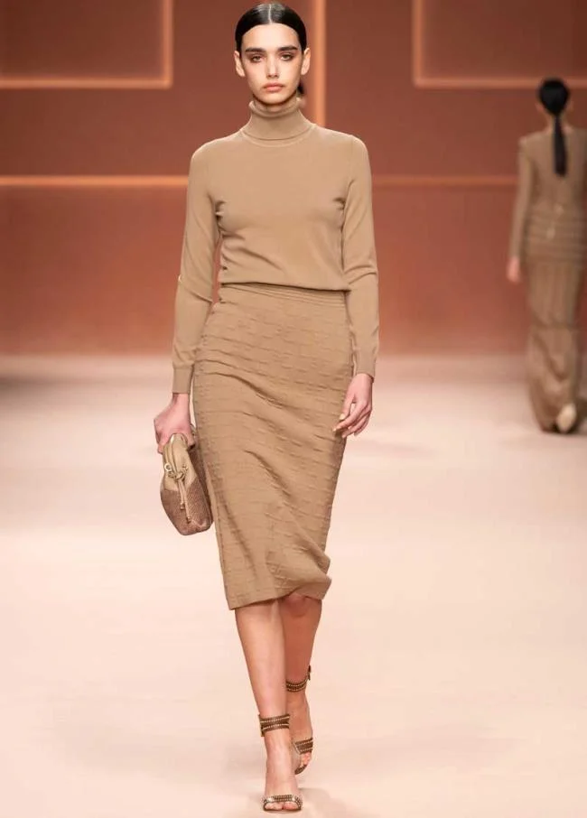 Elisabetta Franchi ฤดูใบไม้ร่วงฤดูหนาว 2020 2021: แคตตาล็อกทั้งหมด