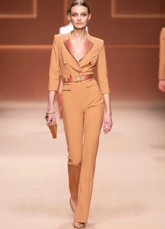 Elisabetta Franchi ฤดูใบไม้ร่วงฤดูหนาว 2020 2021: แคตตาล็อกทั้งหมด
