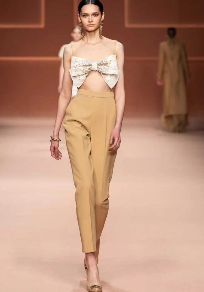Elisabetta Franchi ฤดูใบไม้ร่วงฤดูหนาว 2020 2021: แคตตาล็อกทั้งหมด