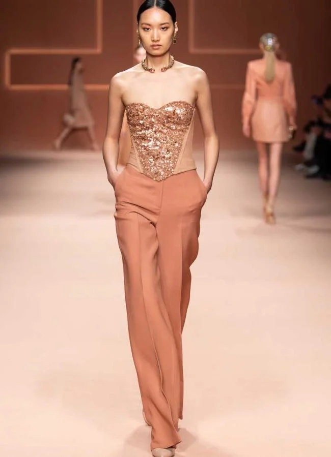 Elisabetta Franchi ฤดูใบไม้ร่วงฤดูหนาว 2020 2021: แคตตาล็อกทั้งหมด