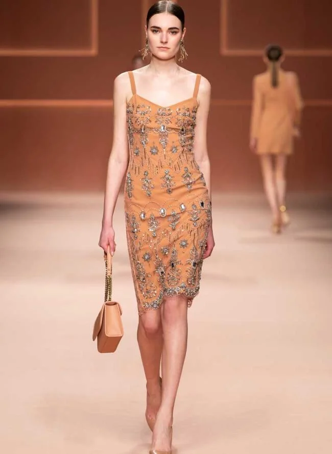 Elisabetta Franchi ฤดูใบไม้ร่วงฤดูหนาว 2020 2021: แคตตาล็อกทั้งหมด