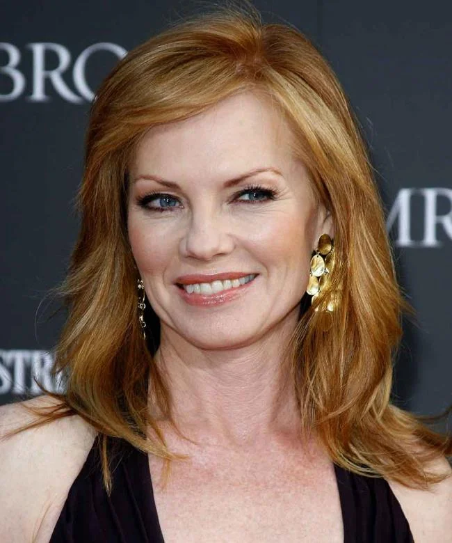 Potongan Lob atau Long Bob: bagaimana ia dilakukan dan siapa yang baik untuknya