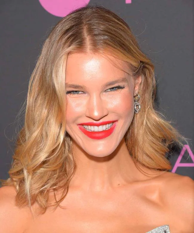 Potongan Lob atau Long Bob: bagaimana ia dilakukan dan siapa yang baik untuknya