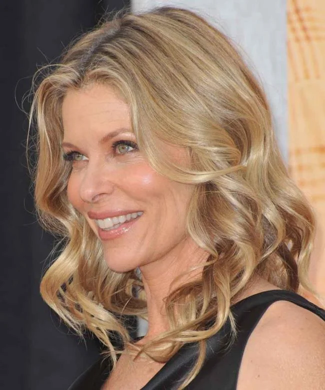 Potongan Lob atau Long Bob: bagaimana ia dilakukan dan siapa yang baik untuknya