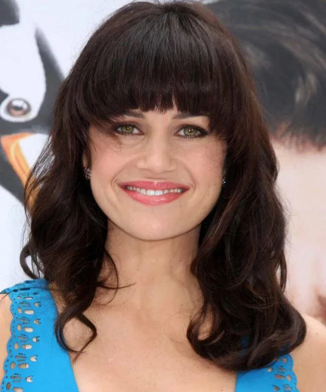 Potongan Lob atau Long Bob: bagaimana ia dilakukan dan siapa yang baik untuknya