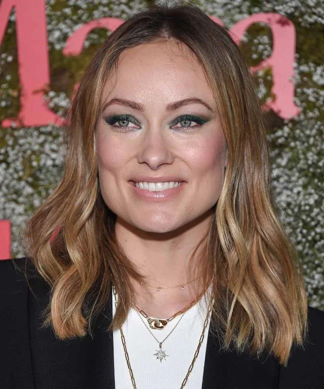 Potongan Lob atau Long Bob: bagaimana ia dilakukan dan siapa yang baik untuknya