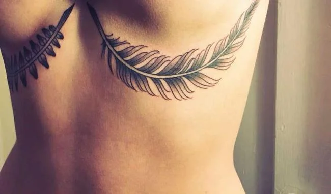 Federtattoo: Bedeutung und 150 Fotos, die Sie inspirieren