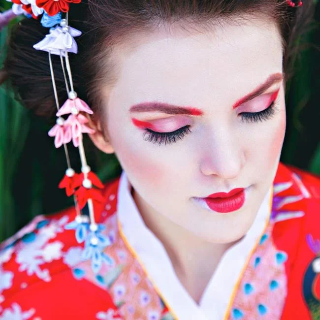 แต่งหน้างานรื่นเริง: ภาพถ่ายและไอเดียสวย ๆ 100 ภาพ