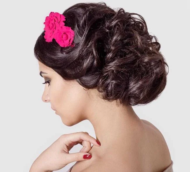 結婚式の目撃者のためのヘアスタイル：最も美しい！