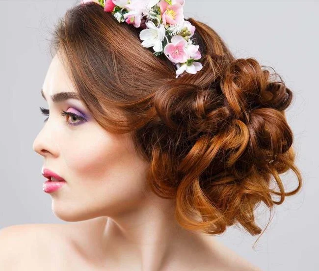 結婚式の目撃者のためのヘアスタイル：最も美しい！