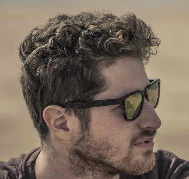 Potongan rambut kerinting untuk lelaki: 100 penampilan bergaya yang cantik